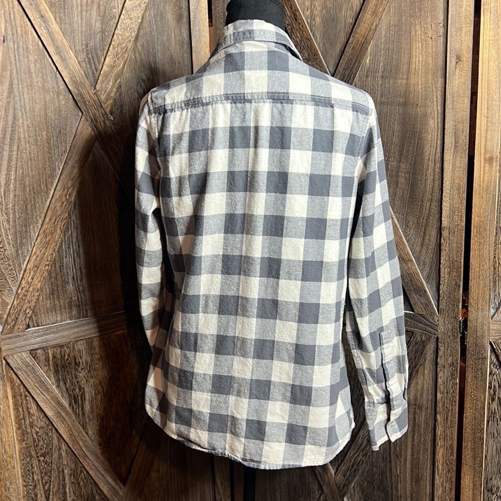Field & Stream flannel top - Picture 4 of 7